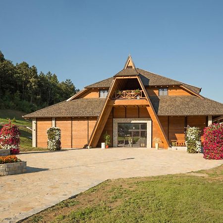 Etno Naselje Vrdnicka Kula Hotel Vrdnik Ngoại thất bức ảnh