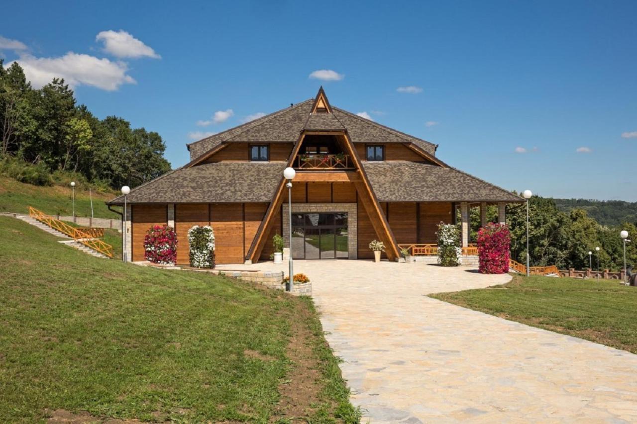 Etno Naselje Vrdnicka Kula Hotel Vrdnik Ngoại thất bức ảnh