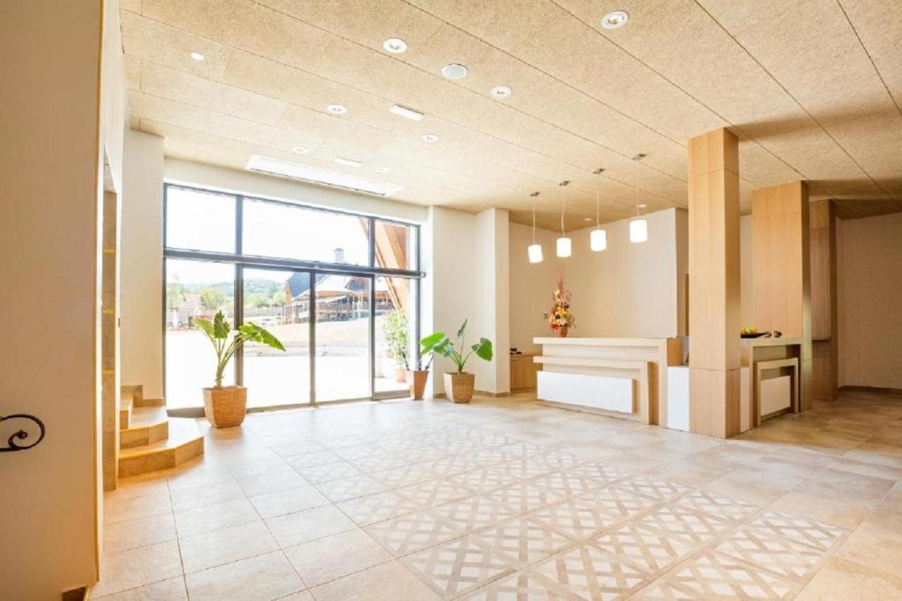 Etno Naselje Vrdnicka Kula Hotel Vrdnik Ngoại thất bức ảnh