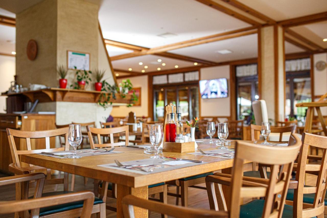 Etno Naselje Vrdnicka Kula Hotel Vrdnik Ngoại thất bức ảnh