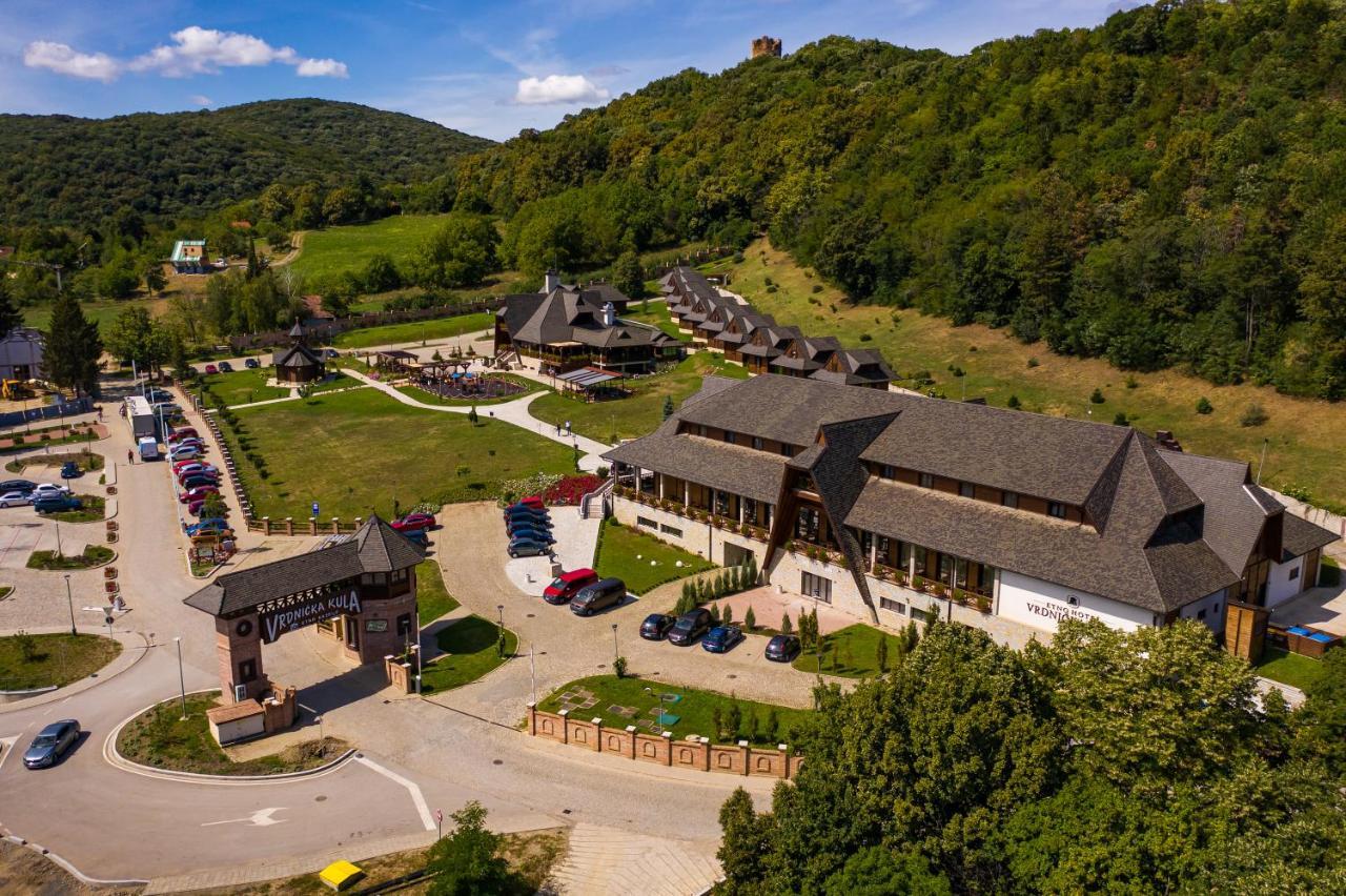 Etno Naselje Vrdnicka Kula Hotel Vrdnik Ngoại thất bức ảnh