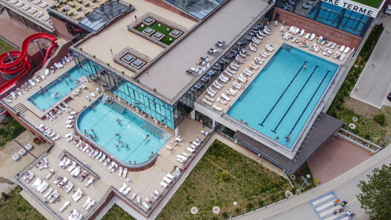 Etno Naselje Vrdnicka Kula Hotel Vrdnik Ngoại thất bức ảnh