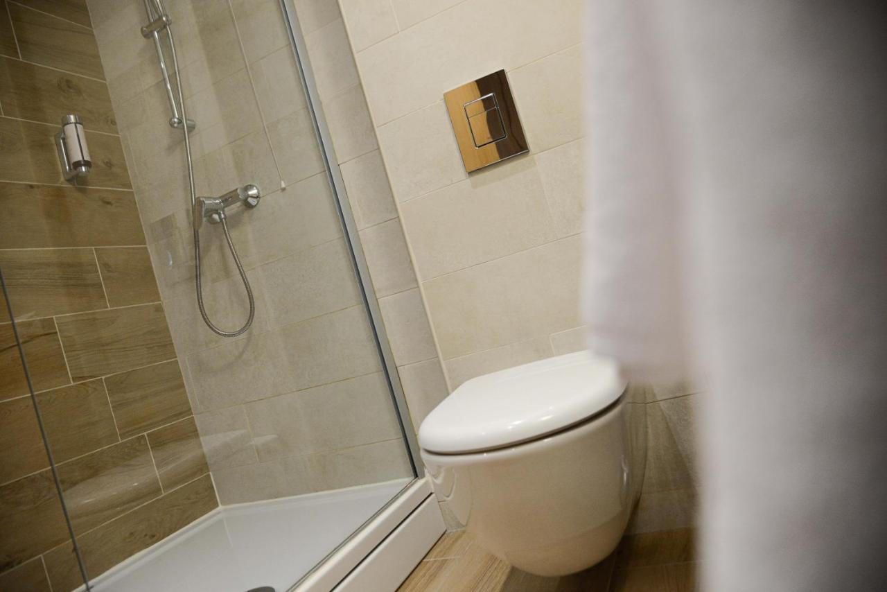 Etno Naselje Vrdnicka Kula Hotel Vrdnik Ngoại thất bức ảnh