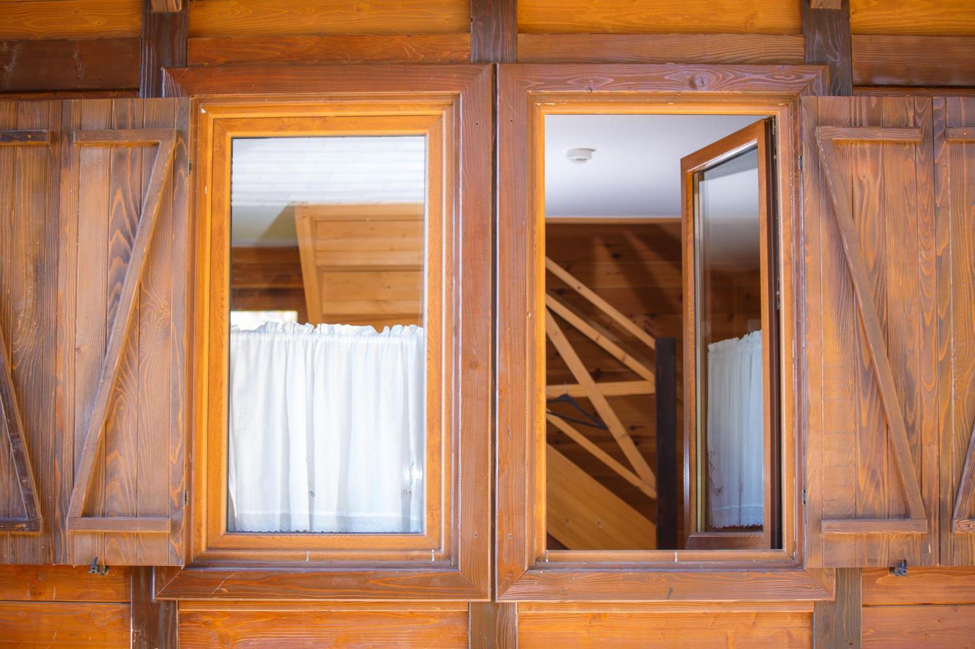 Etno Naselje Vrdnicka Kula Hotel Vrdnik Ngoại thất bức ảnh